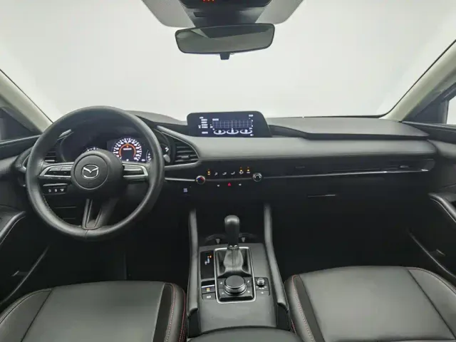 Mazda Axela — Фото автомобиля 5