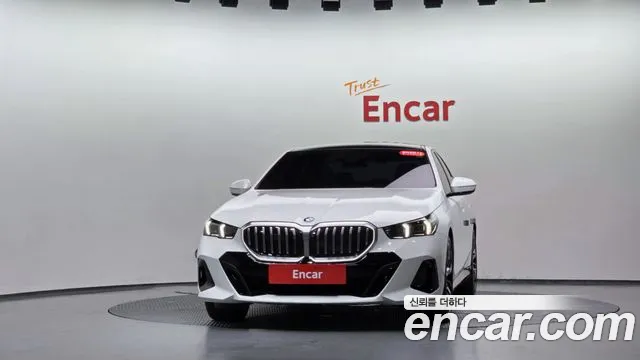 BMW 5-Series 5 серия (G60) 530i xDrive M Sport — Фото автомобиля 2