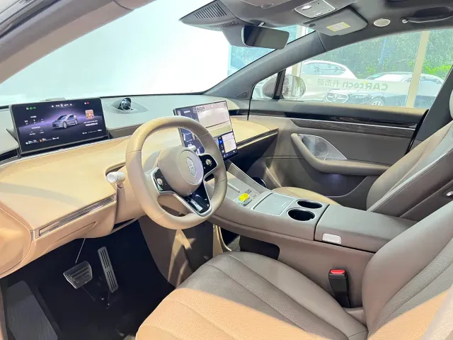Luxeed R7 — Фото автомобиля 6