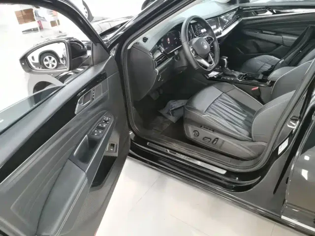 Volkswagen Passat — Фото автомобиля 15