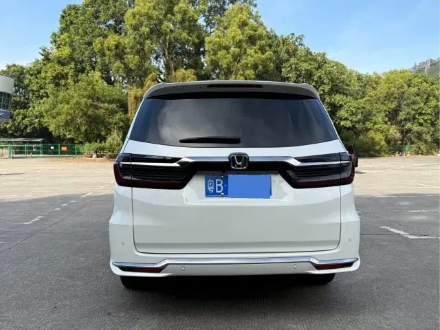 Honda Elysion — Фото автомобиля 18