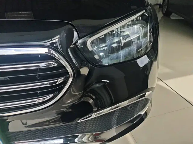 Mercedes-Benz E-Class — Фото автомобиля 23