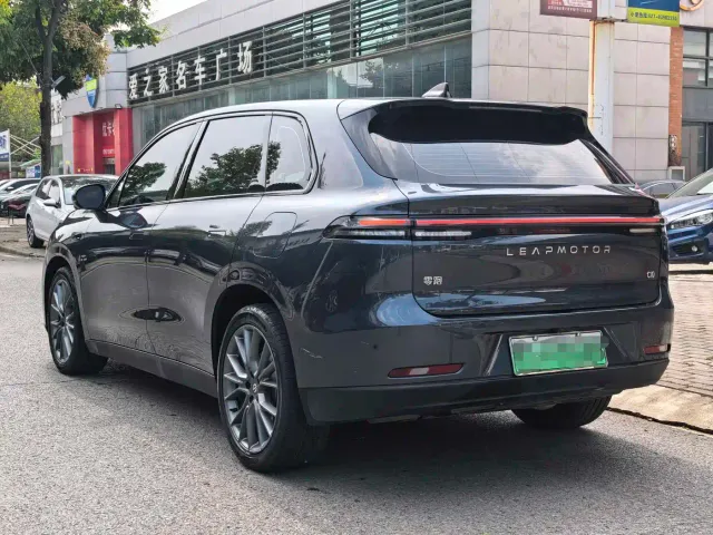 Leapmotor C10 — Фото автомобиля 8
