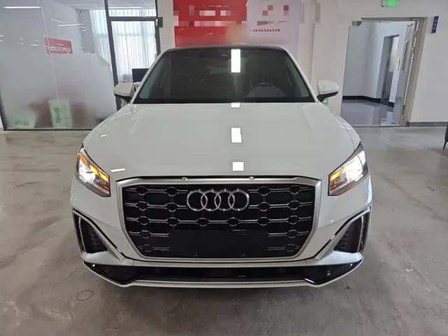 Audi Q2L — Фото автомобиля 2