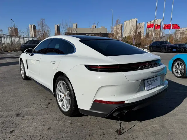 Porsche Panamera — Фото автомобиля 12
