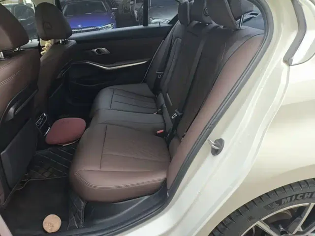 BMW 3 Series — Фото автомобиля 16