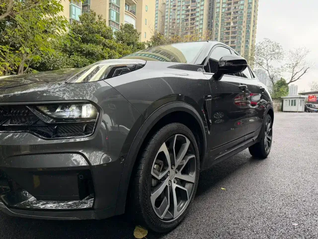 Lynk & Co 05 — Фото автомобиля 12