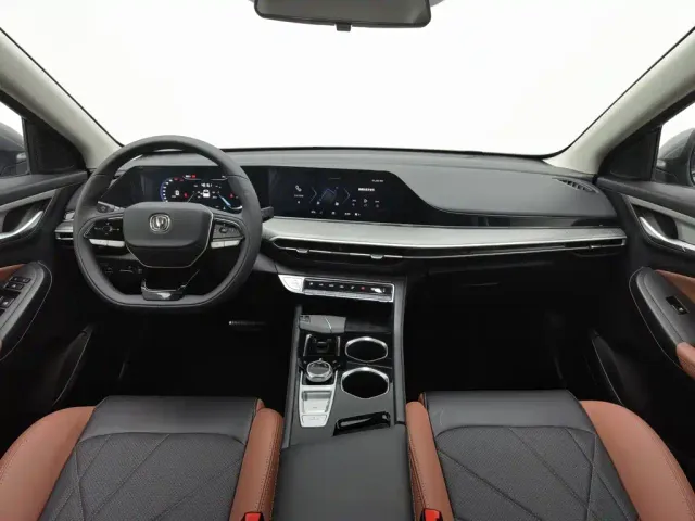 Changan Eado — Фото автомобиля 5