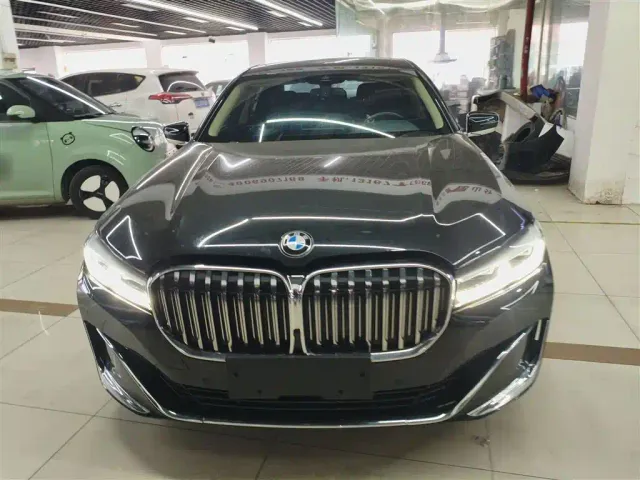 BMW 7 Series — Фото автомобиля 2