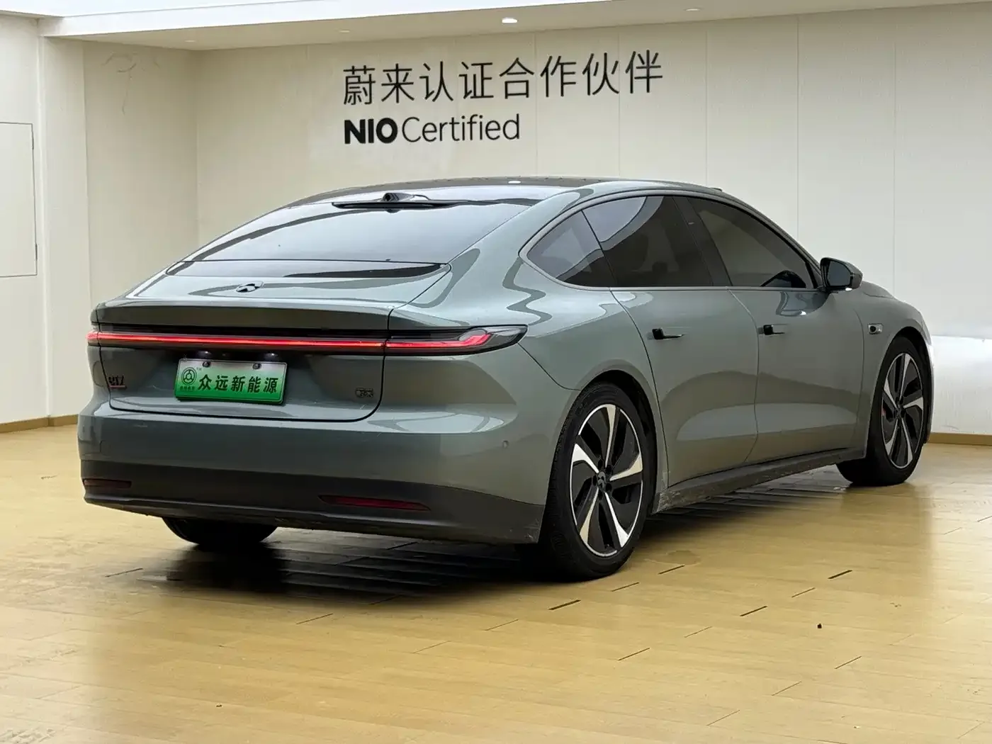 NIO NIO ET7 2022 100kWh Launch Edition — Фото автомобиля 7