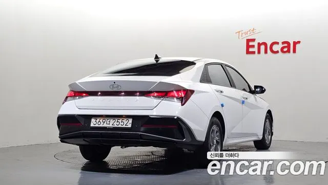 Hyundai Avante — Фото автомобиля 2