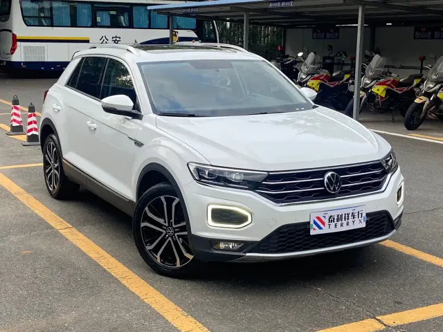 Volkswagen T-Roc — Фото автомобиля 3