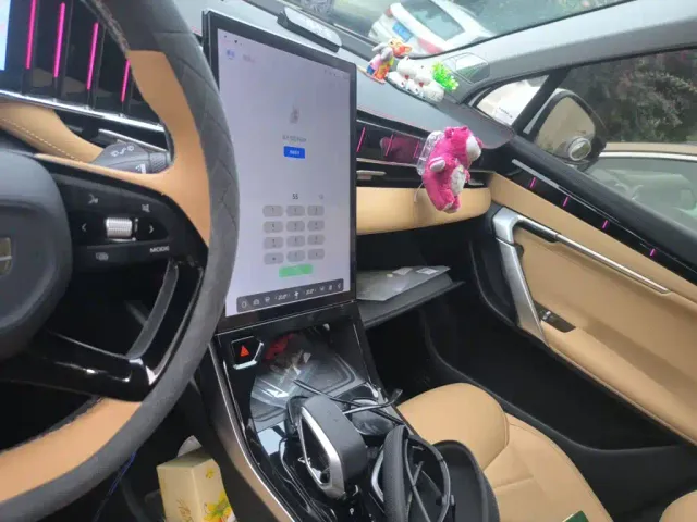 Geely Boyue L — Фото автомобиля 14