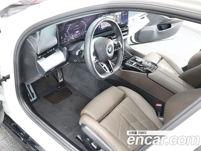 BMW 5-Series — Фото автомобиля 17