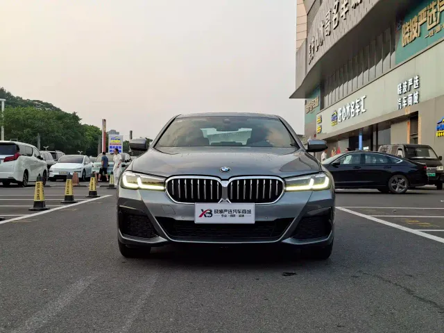 BMW 5 Series — Фото автомобиля 2