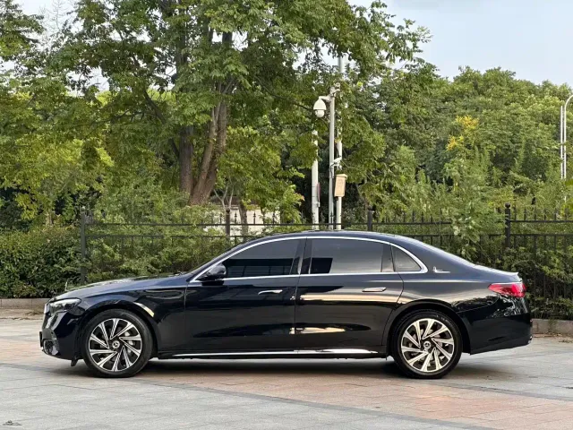 Mercedes-Benz E-Class — Фото автомобиля 8