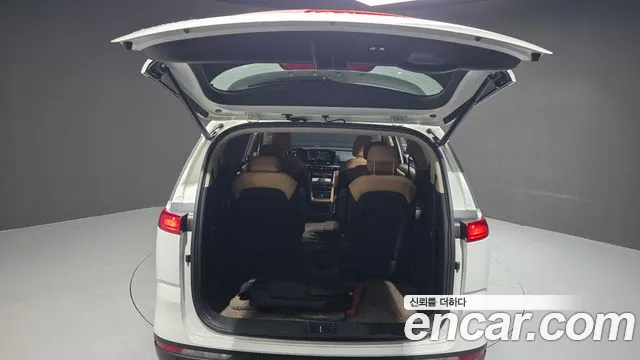 Kia Carnival — Фото автомобиля 20