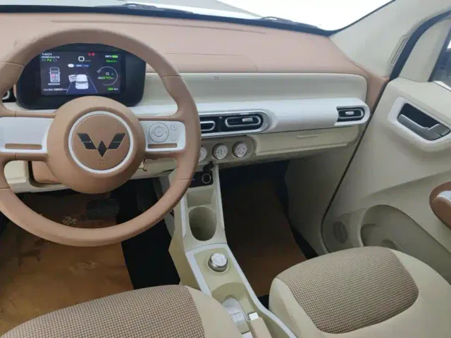 Wuling Hongguang Mini EV — Фото автомобиля 12
