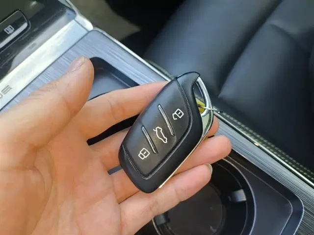 Roewe RX5 — Фото автомобиля 8