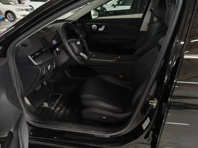 Chery Fengyun Fengyun A8L 2025 1.5TGDI 145km Comfort — Фото автомобиля 15