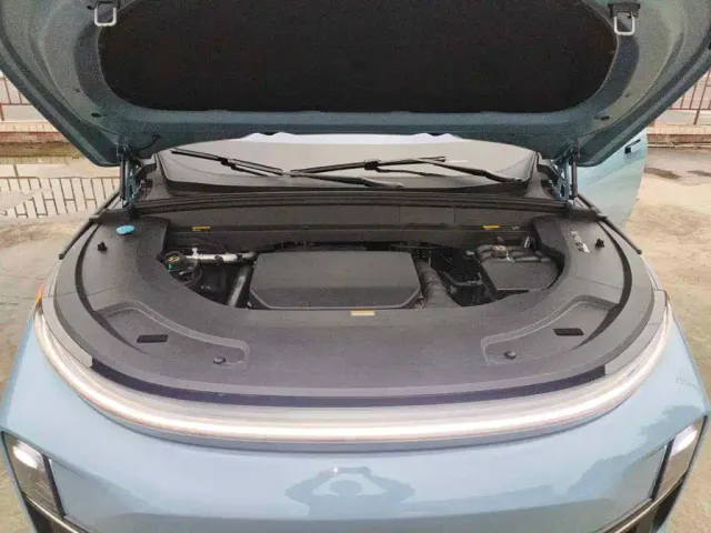 Li Auto L7 — Фото автомобиля 3