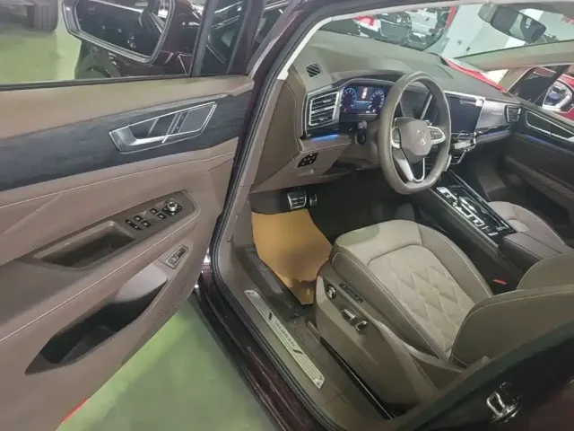 Volkswagen Viloran 2023 Facelift 380TSI Premium Edition — Фото автомобиля 15