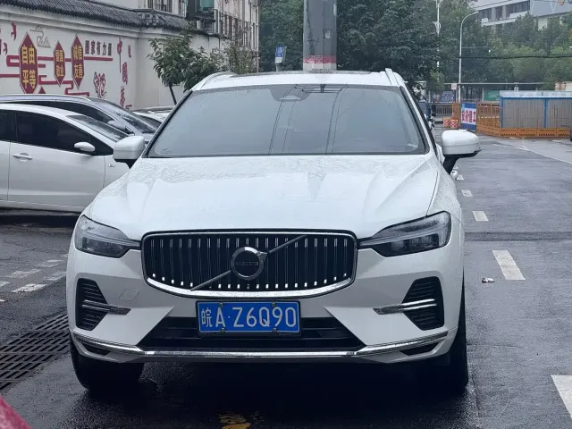 Volvo XC60 — Фото автомобиля 2