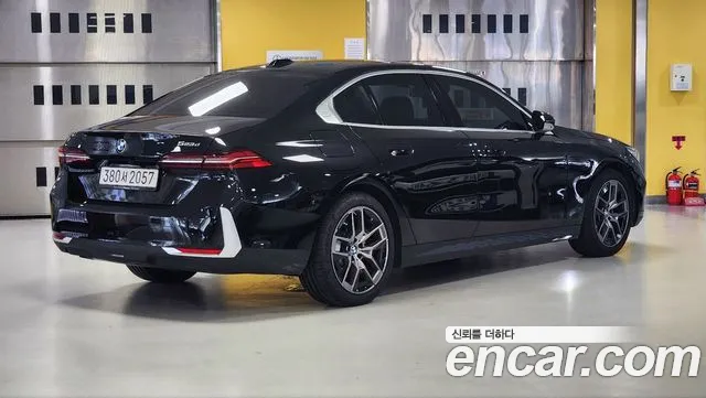 BMW 5 Series G60 — Фото автомобиля 2
