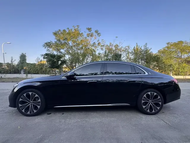 Mercedes-Benz E-Class — Фото автомобиля 20