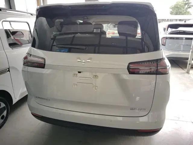 Wuling Starlight 730 — Фото автомобиля 5
