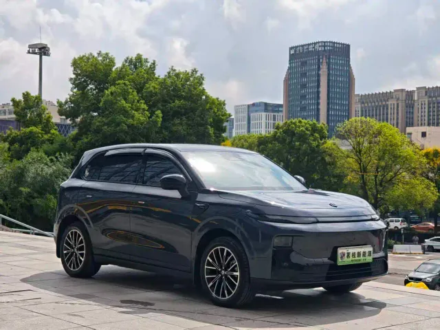 Leapmotor B10 — Фото автомобиля 18