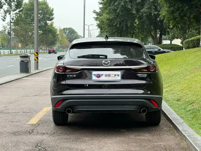 Mazda CX-4 — Фото автомобиля 5