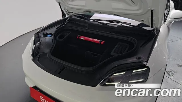 Porsche Macan — Фото автомобиля 6