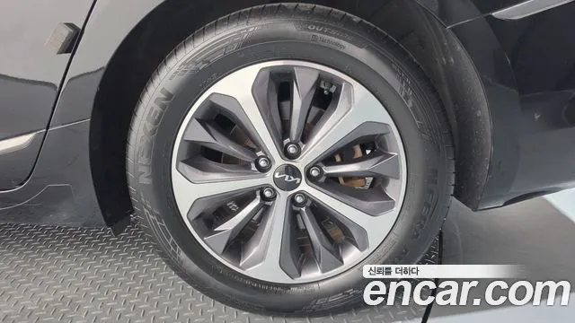 Kia K8 K8 Hybrid — Фото автомобиля 6