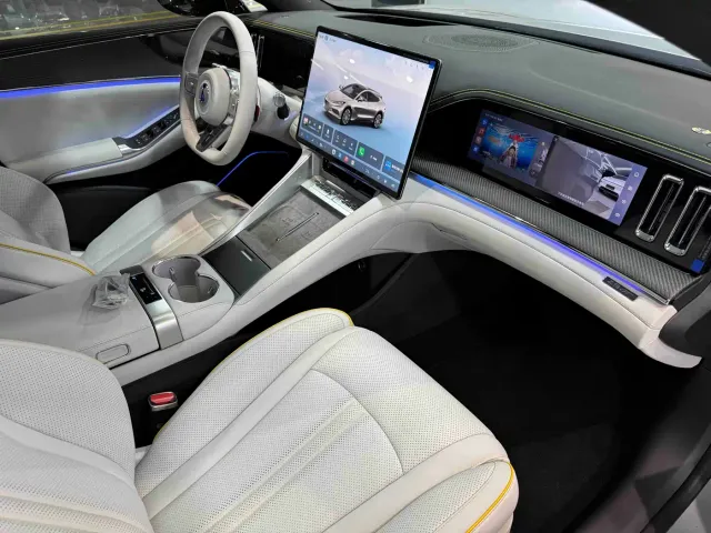 Denza Z9GT — Фото автомобиля 9