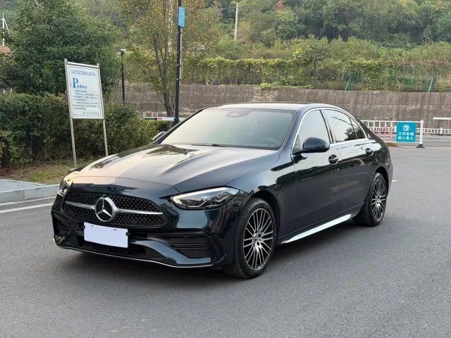 Фотография автомобиля — Mercedes-Benz C-Class