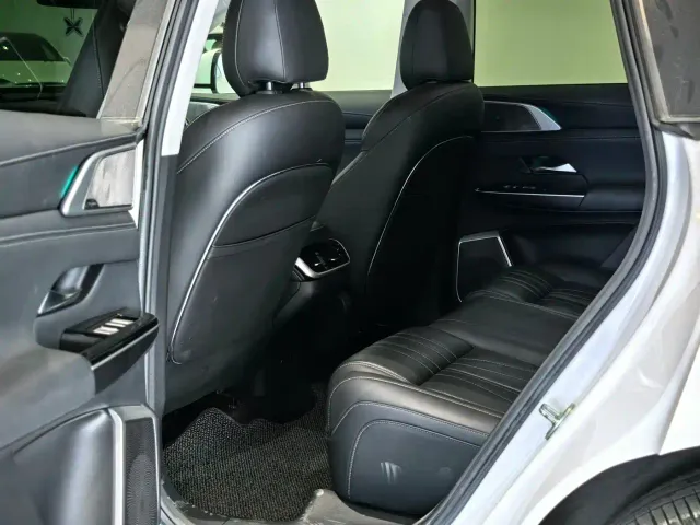 Xpeng G9 — Фото автомобиля 9
