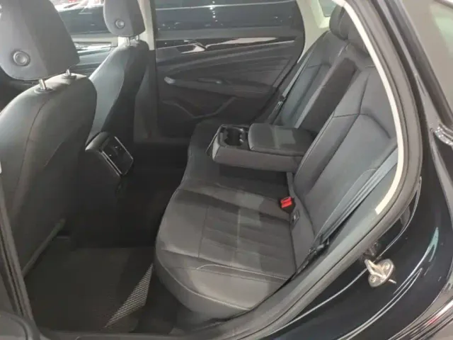Volkswagen Passat 2025 Outstanding 280TSI Business Edition — Фото автомобиля 16