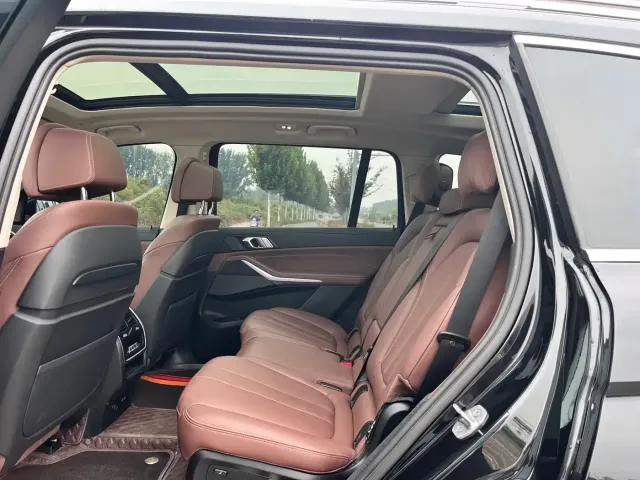 BMW X7 — Фото автомобиля 6