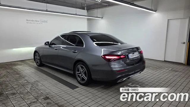 Mercedes-Benz E-Class — Фото автомобиля 2