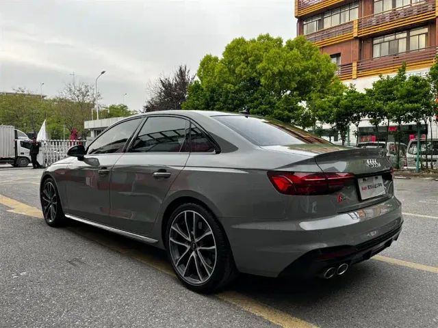 Audi S4 — Фото автомобиля 7