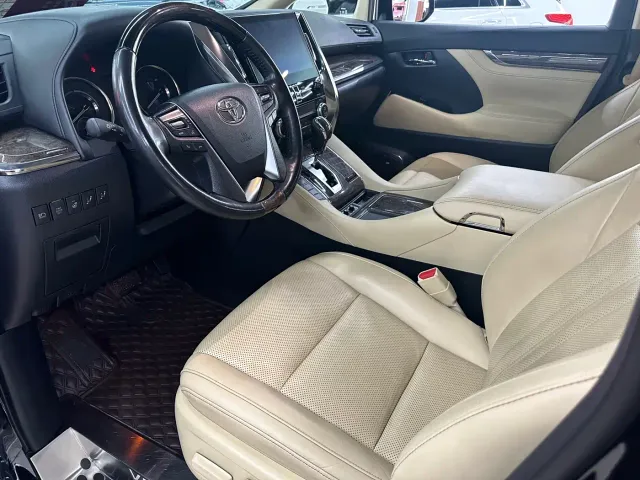 Toyota Vellfire — Фото автомобиля 5