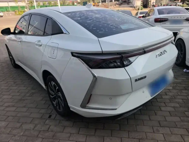Dongfeng Yixuan — Фото автомобиля 4