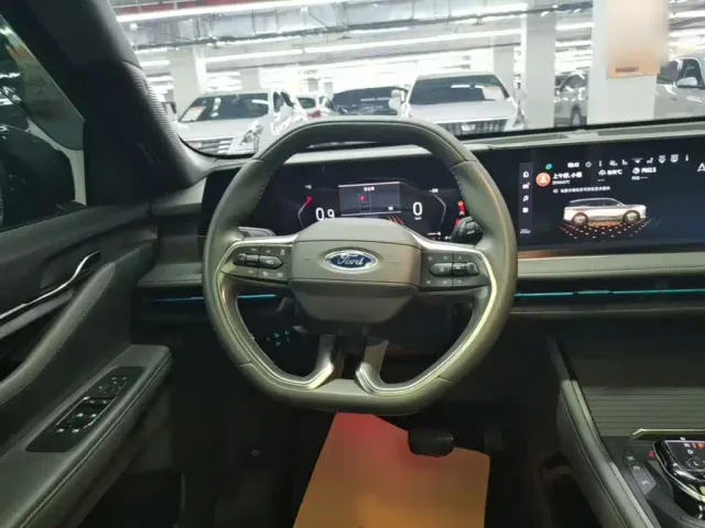 Ford Edge — Фото автомобиля 10