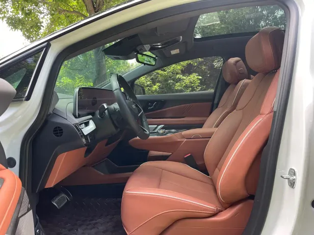 Cadillac Optiq — Фото автомобиля 3