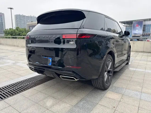 Land Rover Range Rover Sport — Фото автомобиля 9