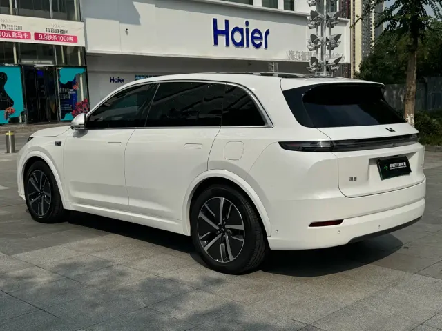 Li Auto L7 — Фото автомобиля 11