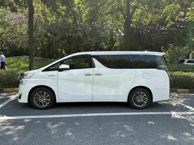 Toyota Vellfire — Фото автомобиля 5