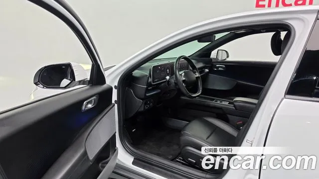 Hyundai Ioniq 6 — Фото автомобиля 10