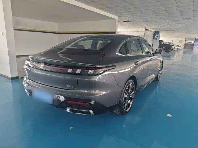 Changan Eado — Фото автомобиля 8